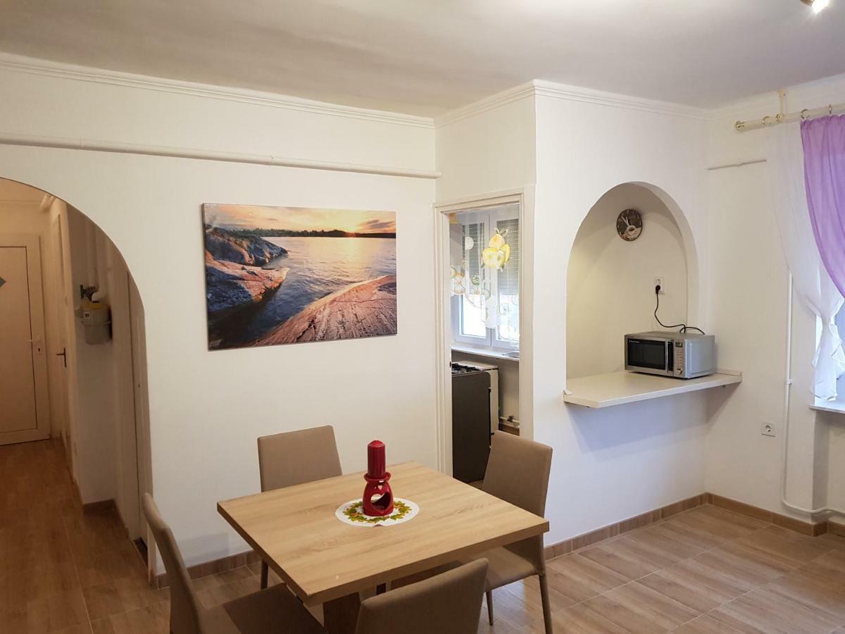 Lia Apartman Kiskunhalas Eksteriør billede
