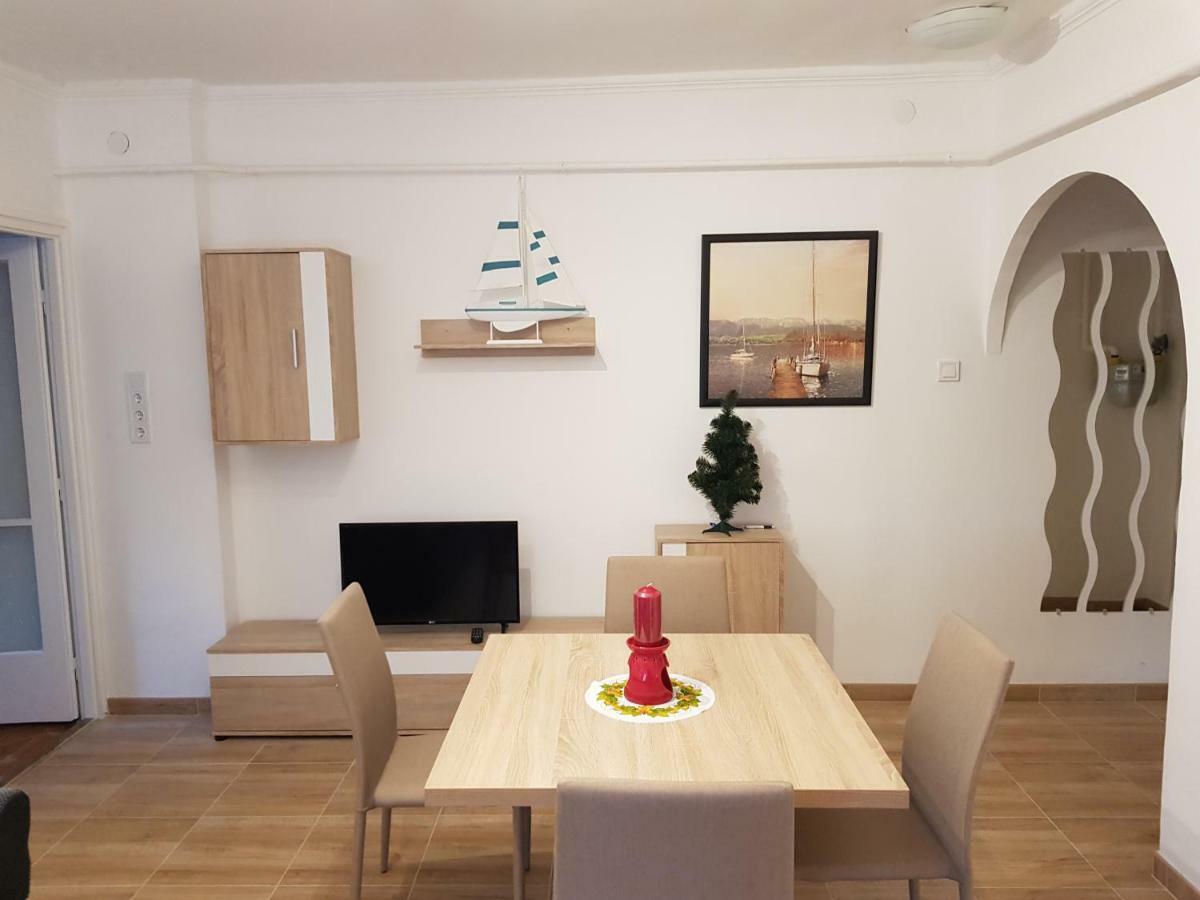 Lia Apartman Kiskunhalas Eksteriør billede
